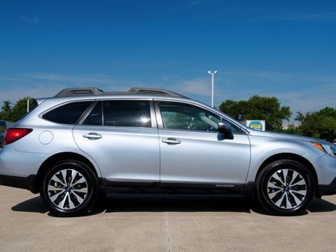 Used 2015 Subaru Outback 2.5i Limited AWD/4WD image 3