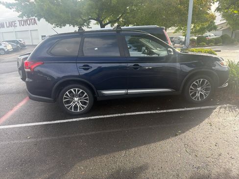 Used 2016 Mitsubishi Outlander SEL image 3