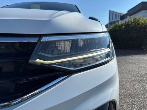 Certified 2023 Volkswagen Tiguan SE R-Line FWD image 10