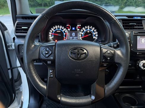 Used 2019 Toyota 4Runner TRD Off-Road AWD/4WD image 22