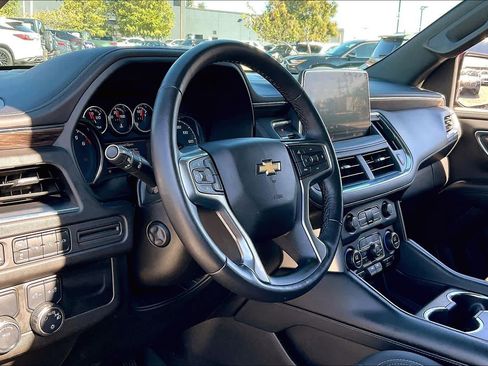 Used 2021 Chevrolet Tahoe LT w/ Luxury Package image 15