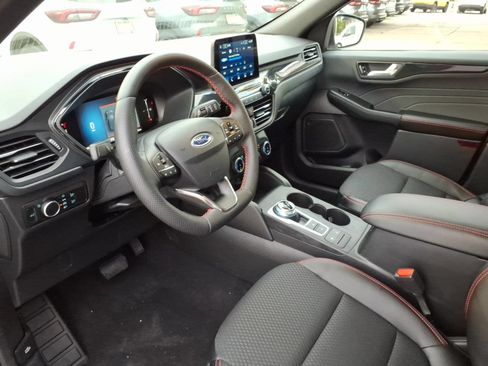 Certified 2025 Ford Escape ST-Line w/ Cold Weather Package FWD image 9