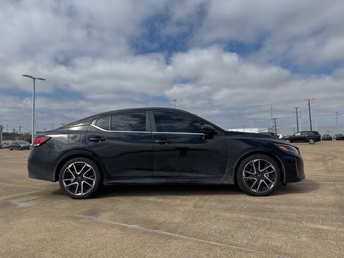 Certified 2025 Nissan Sentra SR w/ SR Premium Package image 29