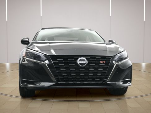 Certified 2025 Nissan Altima 2.5 SR FWD image 21