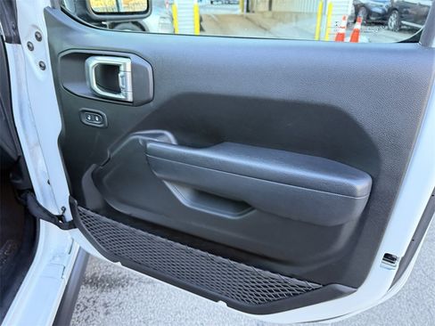 Used 2022 Jeep Wrangler Willys image 24
