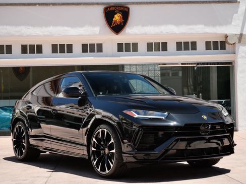 Used 2024 Lamborghini Urus S AWD/4WD image 1