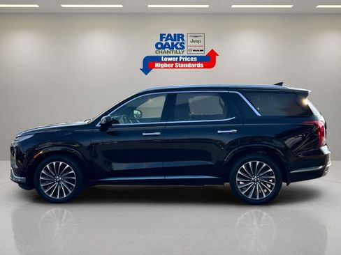 Used 2023 Hyundai Palisade Calligraphy image 11