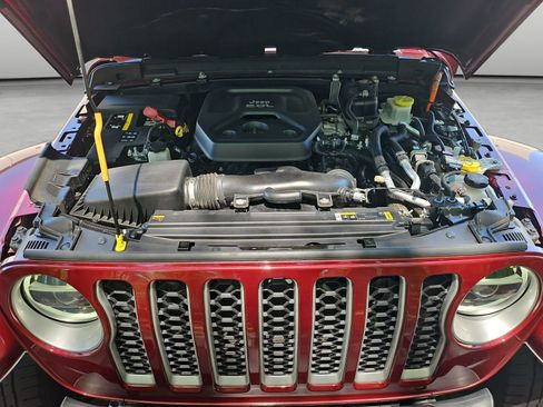 Used 2021 Jeep Wrangler Unlimited Sahara w/ Cold Weather Group AWD/4WD image 32