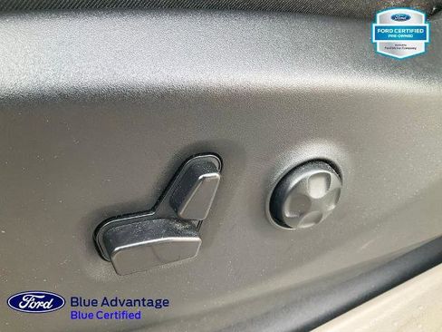 Used 2024 Chrysler Pacifica Limited image 19