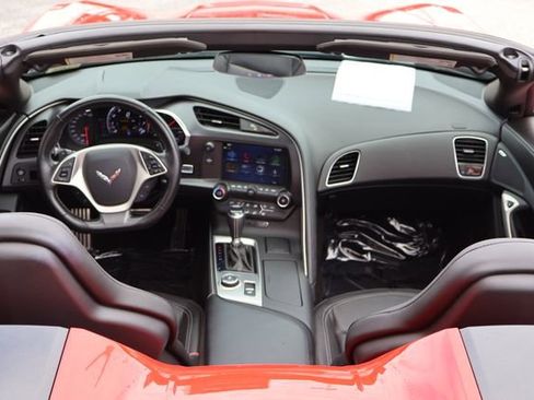 Used 2019 Chevrolet Corvette Stingray Convertible w/ Carbon Flash Badge Package RWD image 17