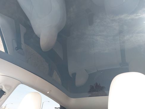 Used 2021 Tesla Model Y Long Range image 30