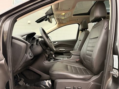 Used 2017 Ford Escape Titanium AWD/4WD image 15