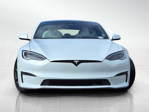 Used 2023 Tesla Model S Standard Range image 2