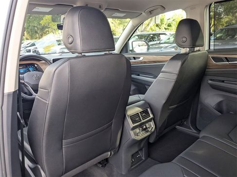 Used 2025 Volkswagen Atlas SE image 22