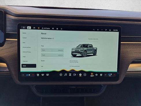 Used 2025 Rivian R1T Adventure Dual AWD/4WD image 12