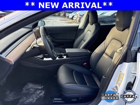 Used 2019 Tesla Model 3 Standard Range Plus image 5