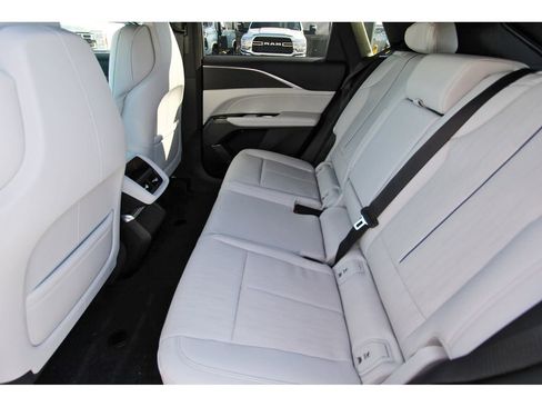 New 2026 Cadillac Lyriq Luxury image 7