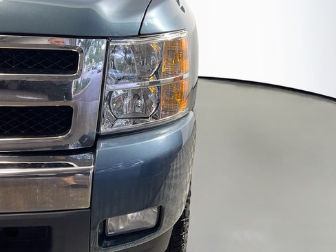 Used 2011 Chevrolet Silverado 1500 LT w/ Florida Edition RWD image 12