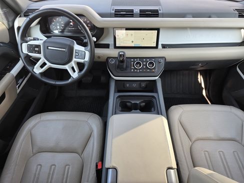 Used 2020 Land Rover Defender 110 HSE AWD/4WD image 4