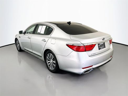 Used 2017 Kia K900 Premium image 5