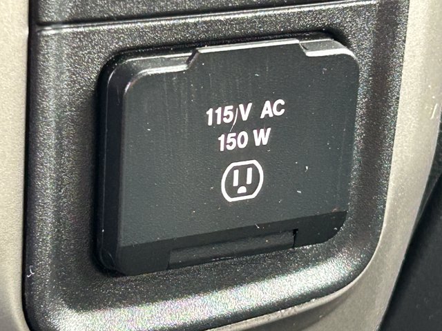 Used 2014 RAM 1500 Classic SLT w/ Luxury Group AWD/4WD image 15