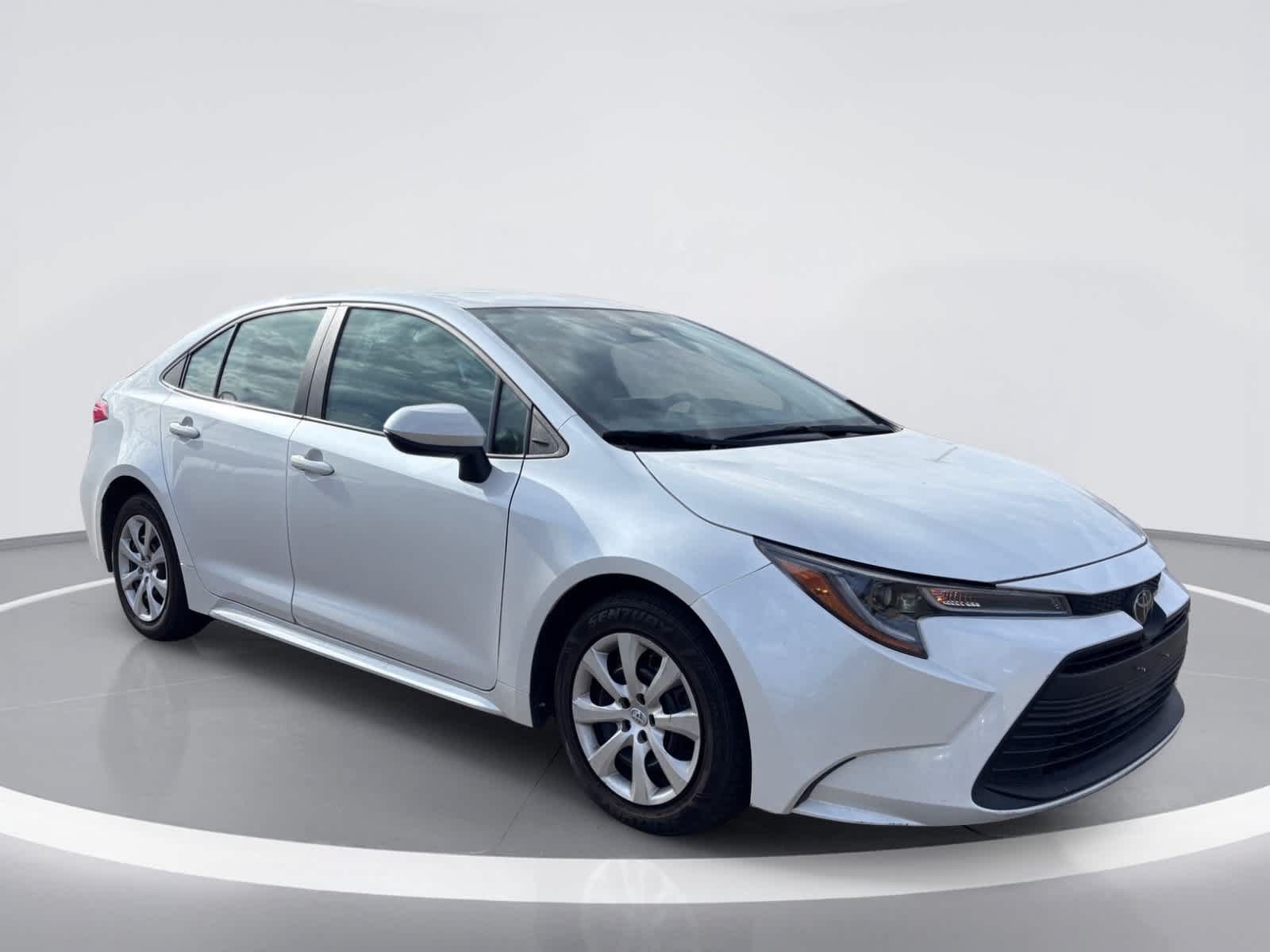 Used 2025 Toyota Corolla LE FWD image 6