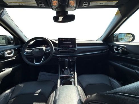 Used 2024 Jeep Compass Trailhawk image 22