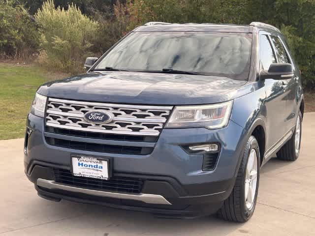 Used 2018 Ford Explorer XLT w/ Equipment Group 201A FWD image 2