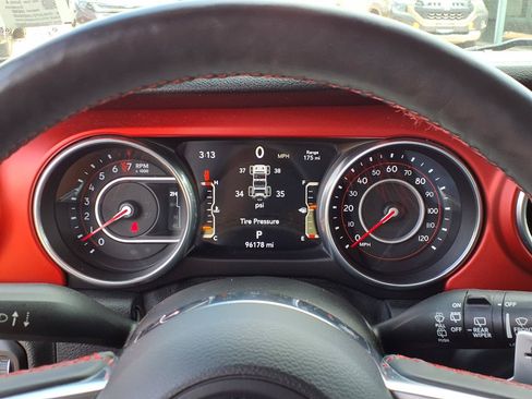Used 2018 Jeep Wrangler Unlimited Rubicon AWD/4WD image 16