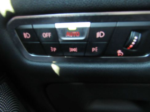 Used 2022 BMW X7 M50i AWD/4WD image 17