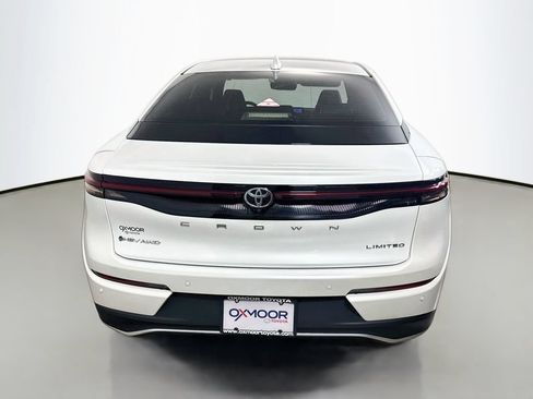 Used 2025 Toyota Crown w/ Advanced Technology Package AWD/4WD image 6