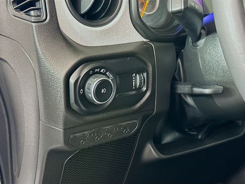 Used 2025 Jeep Wrangler Sport S image 16