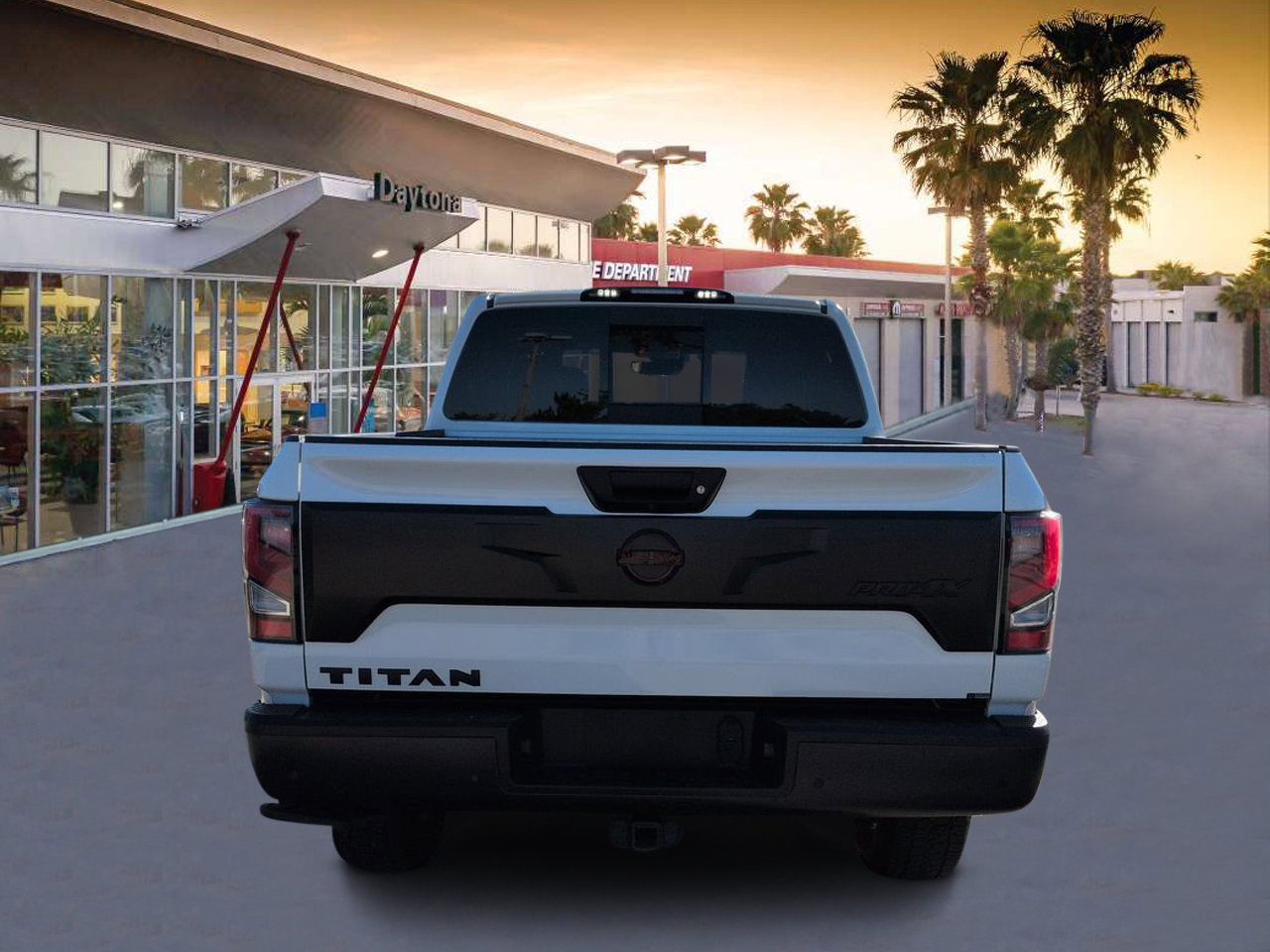 Used 2024 Nissan Titan PRO-4X w/ Pro-4x Utility Package AWD/4WD image 4