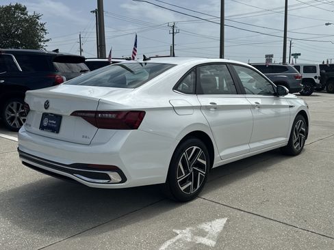 Certified 2023 Volkswagen Jetta SEL FWD image 4