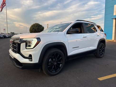 Used 2026 GMC Terrain Elevation w/ Elevation Premium Package AWD/4WD image 2