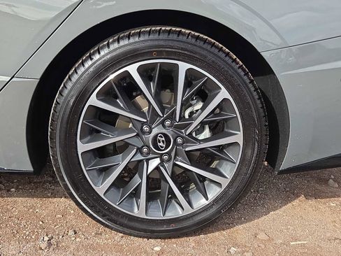 Used 2021 Hyundai Sonata Limited w/ Preferred Accessory Package image 13