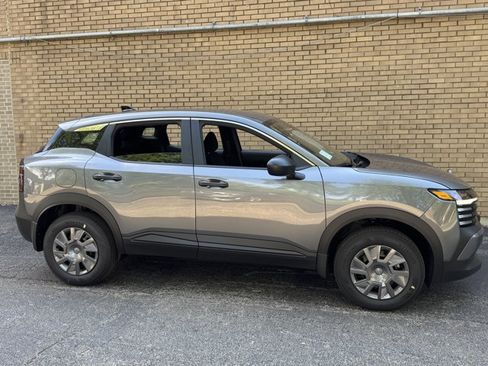 New 2026 Nissan Kicks SR w/ SR Premium Package AWD/4WD image 3