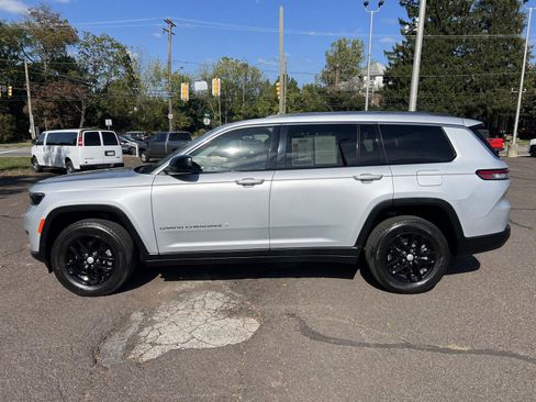 Used 2022 Jeep Grand Cherokee L Laredo w/ Luxury Tech Group I image 4