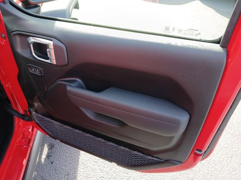 New 2026 Jeep Wrangler Unlimited Sport image 32