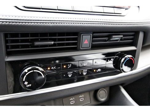 Certified 2024 Nissan Rogue S image 22