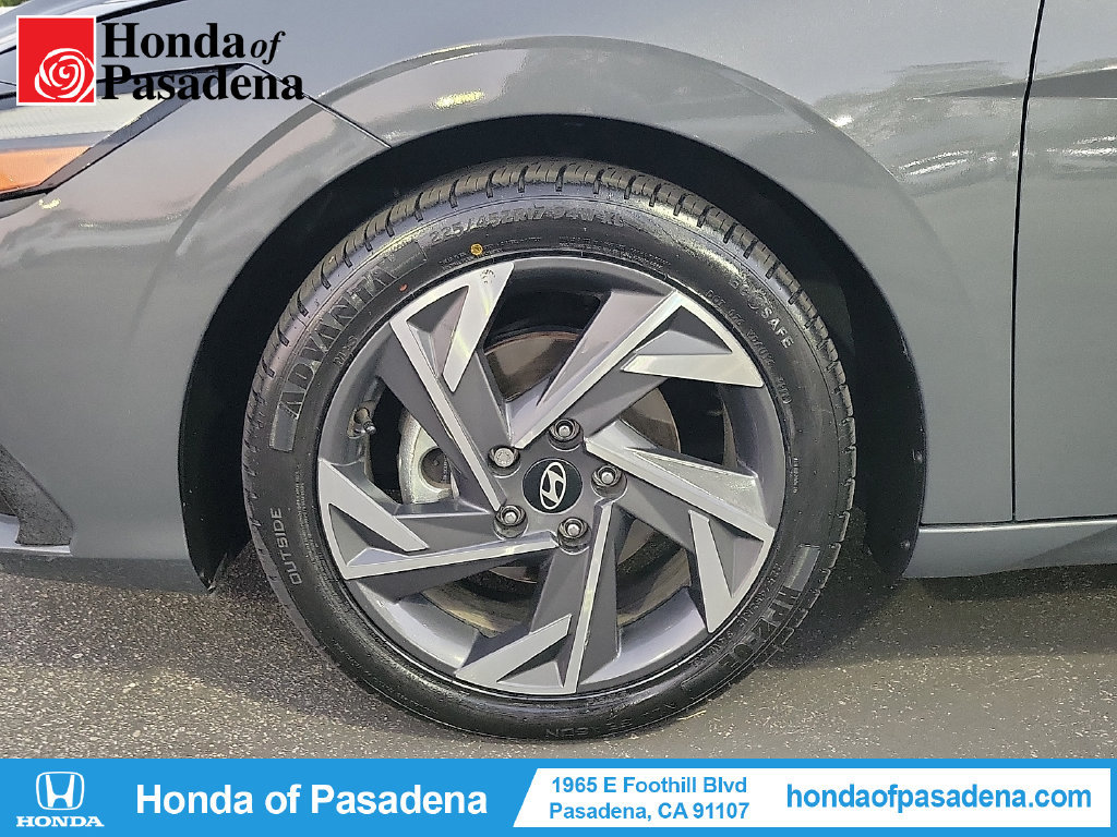 Used 2025 Hyundai Elantra Sport FWD image 30