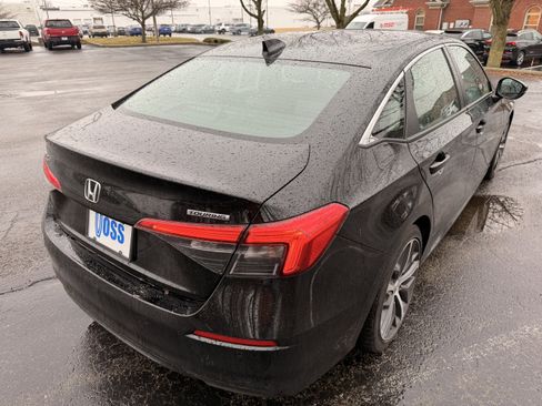 Used 2024 Honda Civic Touring image 3