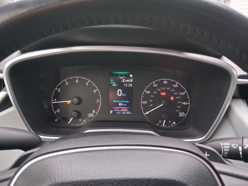 Used 2023 Toyota Corolla SE image 16