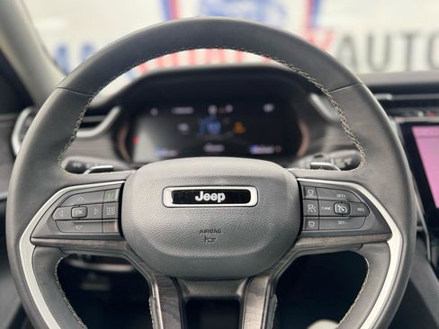 Used 2023 Jeep Grand Cherokee L Limited AWD/4WD image 47