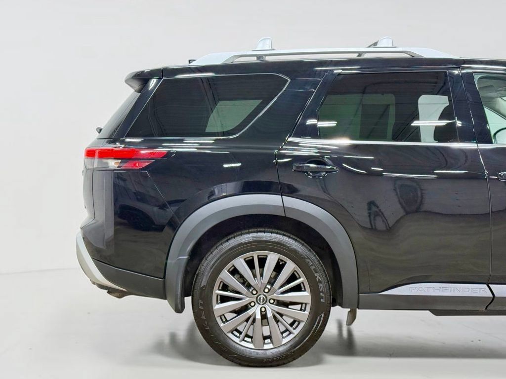 Used 2023 Nissan Pathfinder SL w/ SL Premium Package AWD/4WD image 12
