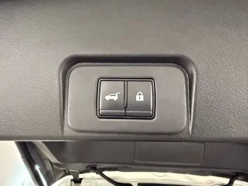 Used 2023 Nissan Rogue SL w/ SL Premium Package FWD image 9