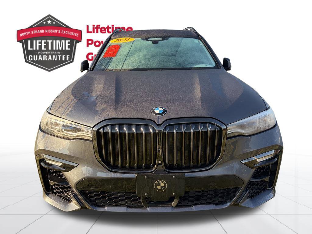 Used 2021 BMW X7 M50i w/ Dynamic Handling Package AWD/4WD image 12