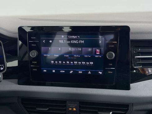 Used 2025 Volkswagen Jetta SE FWD image 15