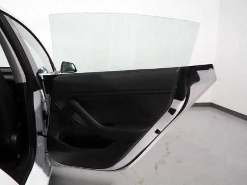 Used 2020 Tesla Model 3 Standard Range Plus image 54
