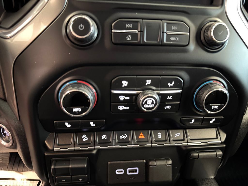 Used 2021 Chevrolet Silverado 1500 LT Trail Boss w/ Convenience Package II AWD/4WD image 22